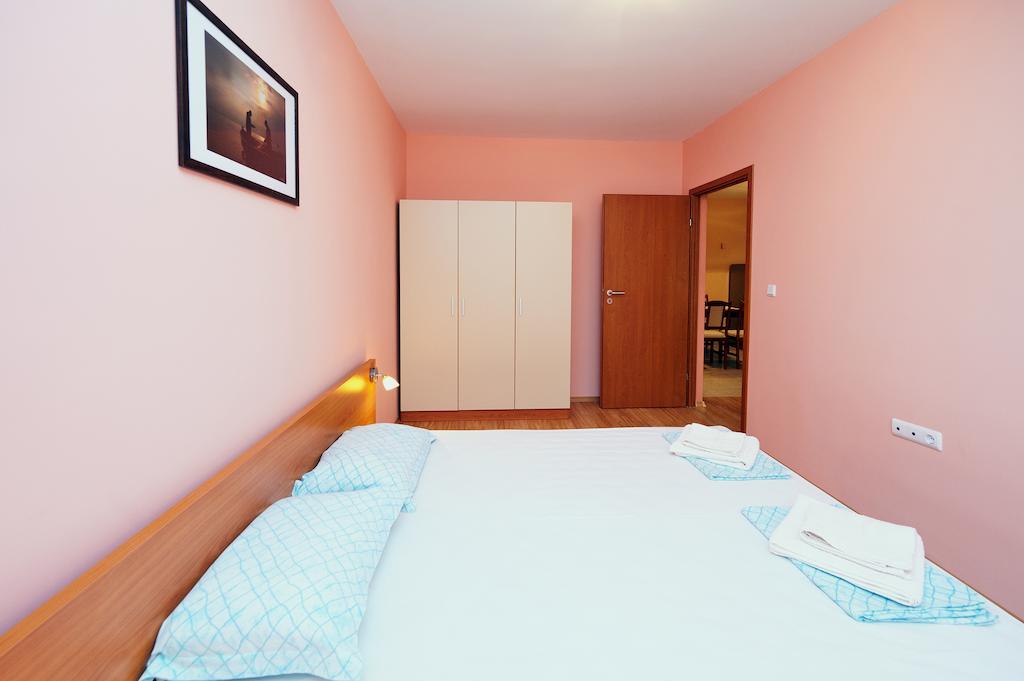 Apartments Dimitrovi Pomorie Quarto foto